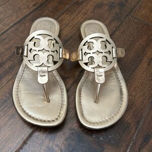 Women’s Tory Burch Size 6 Sparkle Gold Miller Metallic Sandals - Great Conditon